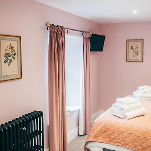 The Heathcock Boutique - 1 Hotel